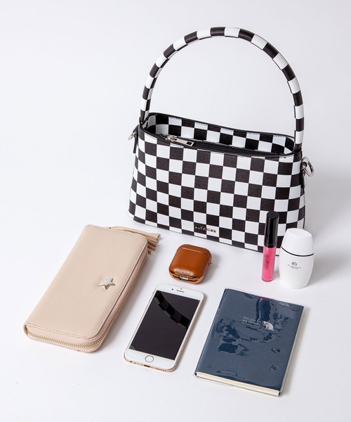 ALTROSE（アルトローズ）の「2WAYショルダー　[トープ]（ショルダーバッグ・レディース・ブラック/グリーン/ブラック×ホワイト/フューシャピンク・FREE）」の10枚目の写真