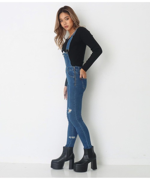 ANAP(アナップ)の「サイドカットスキニーサロペット(サロペット/オーバーオール・レディース・ブルー/ブラック・FREE)」の15枚目の写真