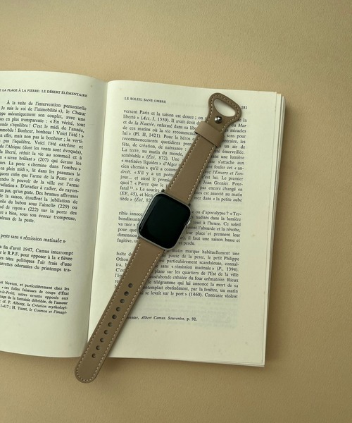 Me%（ミィパーセント）の「AppleWatchワイドフェイクレザーバンド【全サイズ対応】（アナログ腕時計・レディース・ベージュ/ホワイト系その他/ダークブラウン/ブラック・LARGE/MEDIUM）」の7枚目の写真