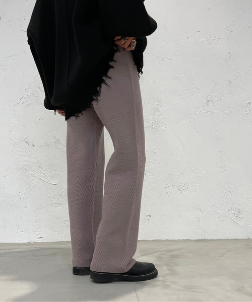 apres jour mignon（アプレジュールミニョン）の「ヘリンボーン柄編みニットパンツ【ZOZOTOWN限定アイテム】（その他パンツ・レディース・ブラック/グリーン/グレイッシュベージュ・SMALL/MEDIUM/X-LARGE）」の3枚目の写真