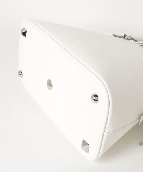 Maison Margiela(メゾンマルジェラ)の「Maison Margiela 5AC MINI(ハンドバッグ・レディース・ホワイト・FREE)」の2枚目の写真