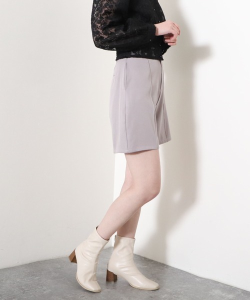 archives（アルシーヴ）の「センターシームショートパンツ（その他パンツ・レディース・ブラック/グレー/アイボリー/グリーン系その他・MEDIUM）」の14枚目の写真