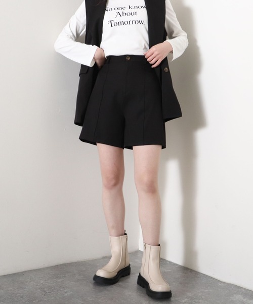 archives（アルシーヴ）の「センターシームショートパンツ（その他パンツ・レディース・ブラック/グレー/アイボリー/グリーン系その他・MEDIUM）」の18枚目の写真