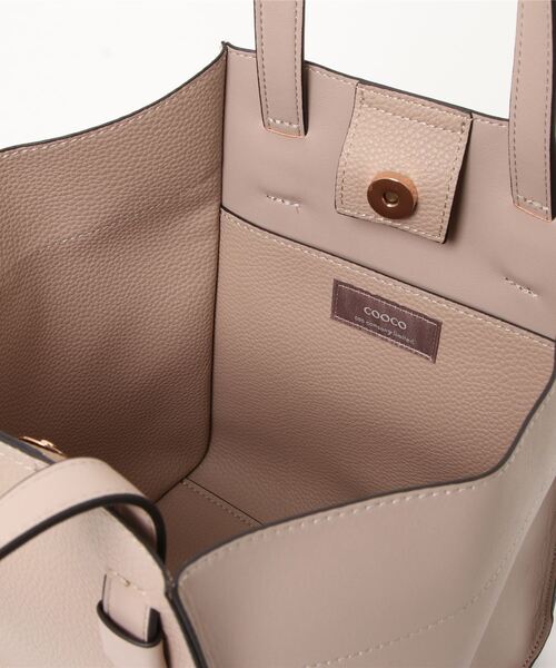 COOCO（クーコ）の「フェイクレザー２ＷＡＹトートバッグ（トートバッグ・レディース・ブラック/オフホワイト/サックスブルー/マスタード/グレー系その他・9）」の17枚目の写真