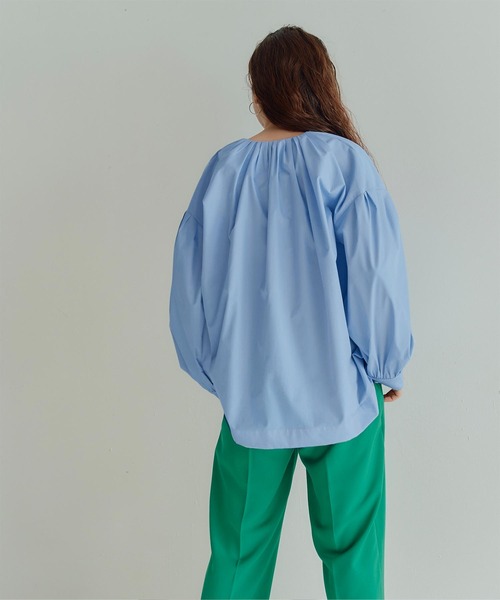 titivate(ティティベイト)の「デザイン釦ギャザーボリュームブラウス(シャツ/ブラウス・レディース・オフホワイト/イエロー/ブルー/グリーン・S/M)」の11枚目の写真