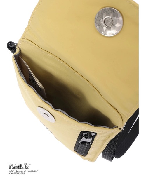 Green　Parks（グリーンパークス）の「■SNOOPY スマホショルダー＊（ショルダーバッグ・レディース・ブラック/イエロー・FREE）」の5枚目の写真
