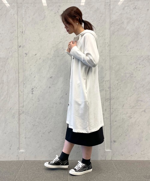 COMME CA ISM（コムサイズム）の「裏毛　ロングパーカ（パーカー・レディース・ブラック/ミント/イエロー/ホワイト/グレー/サックスブルー・FREE）」の13枚目の写真