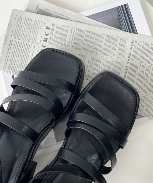 moment+(モーメントプラス)の「ナローストラップバルキーヒールサンダル(サンダル・レディース・ブラック/アイボリー/シルバー・LL/S/M/L)」の5枚目の写真