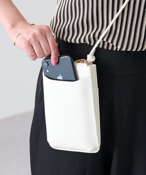 COLONY 2139（コロニートゥーワンスリーナイン）の「スマホお財布ミニショルダーバッグ（ショルダーバッグ・レディース・ブラック/ベージュ/グリーン/ライトグレー/ブラック系その他/シルバー/アイボリー/ブラウン/ブラック系その他2・FREE）」の2枚目の写真
