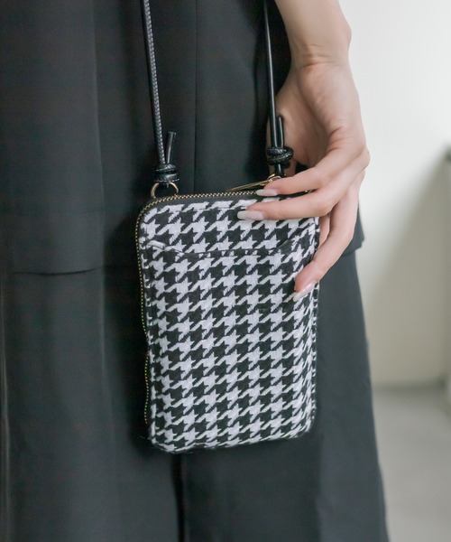 COLONY 2139（コロニートゥーワンスリーナイン）の「スマホお財布ミニショルダーバッグ（ショルダーバッグ・レディース・ブラック/ベージュ/グリーン/ライトグレー/ブラック系その他/シルバー/アイボリー/ブラウン/ブラック系その他2・FREE）」の5枚目の写真