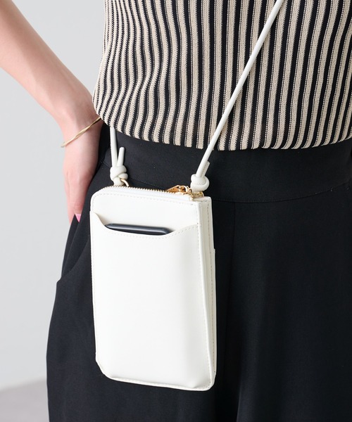 COLONY 2139（コロニートゥーワンスリーナイン）の「スマホお財布ミニショルダーバッグ（ショルダーバッグ・レディース・ブラック/ベージュ/グリーン/ライトグレー/ブラック系その他/シルバー/アイボリー/ブラウン/ブラック系その他2・FREE）」の11枚目の写真