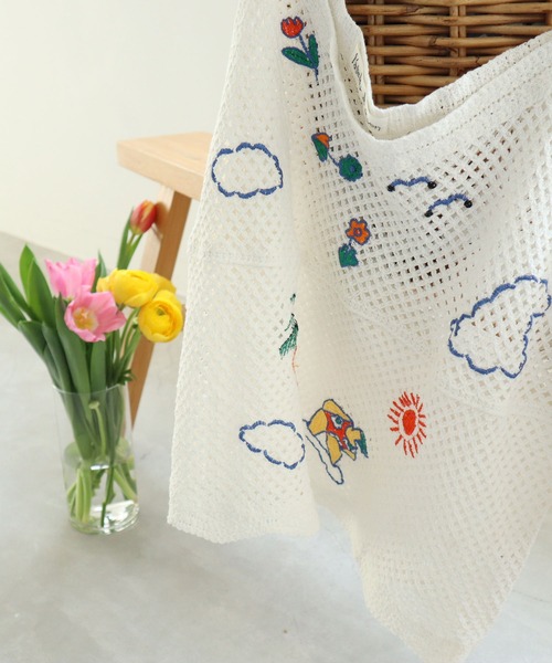 l'atelier du savon（アトリエドサボン）の「surfing　girl  刺繍　キャミ（ニット/セーター・レディース・ブラック/アイボリー・FREE）」の4枚目の写真