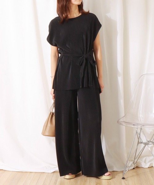 libelle more（リベル モア）の「クリスタルプリーツ　プルオーバー+パンツ　セット（セットアップ・レディース・モカ/ブラック/スモークピンク/グレイッシュベージュ・L/M）」の2枚目の写真