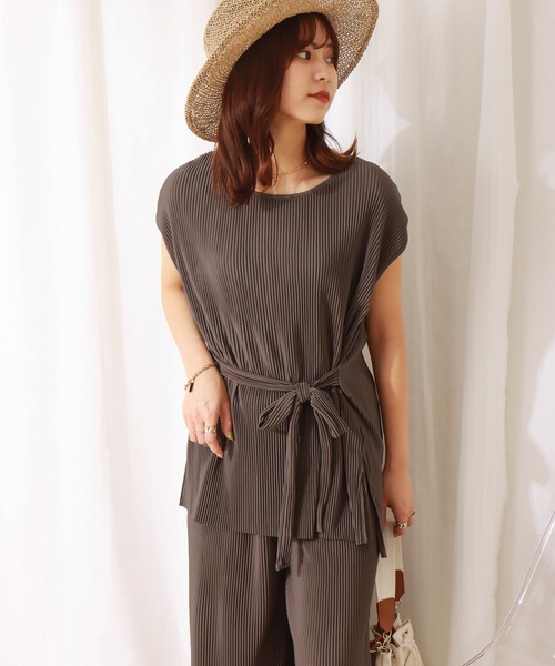 libelle more（リベル モア）の「クリスタルプリーツ　プルオーバー+パンツ　セット（セットアップ・レディース・モカ/ブラック/スモークピンク/グレイッシュベージュ・L/M）」の18枚目の写真