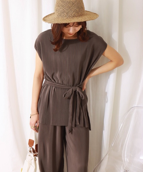 libelle more（リベル モア）の「クリスタルプリーツ　プルオーバー+パンツ　セット（セットアップ・レディース・モカ/ブラック/スモークピンク/グレイッシュベージュ・L/M）」の17枚目の写真