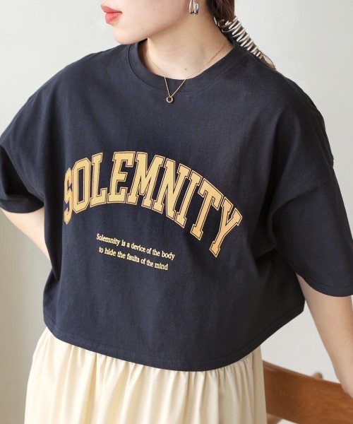 Bab(バブ)の「ショート丈カレッジロゴTシャツ(Tシャツ/カットソー・レディース・ネイビー/グレー/ブルー/グリーン・M)」の4枚目の写真