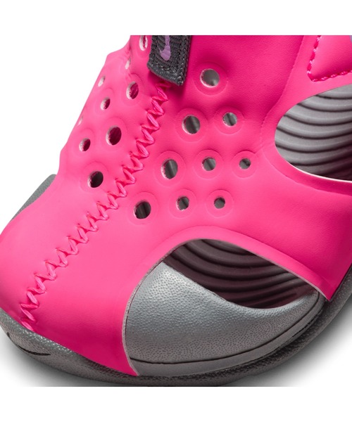 NIKE(ナイキ)の「《NIKE》ナイキ サンレイ プロテクト 2 TD(サンダル・キッズ・ブラック/ブルー/ブルー系その他/パープル系その他/パープル系その他2/ピンク系その他・9cm/8cm/16.0cm/14.0cm/10cm/12.0cm/15.0cm/11cm/13.0cm)」の12枚目の写真