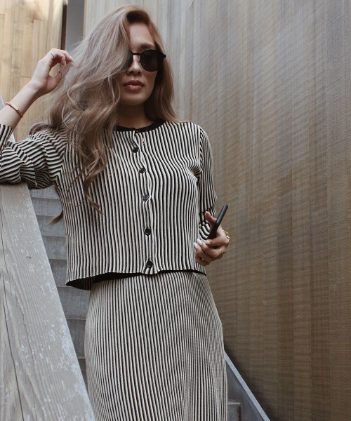 esutoreja（エストレジャ）の「デザインストライプニットカーディガン（カーディガン/ボレロ・レディース・ブラック/ベージュ/ブラウン・FREE）」の3枚目の写真