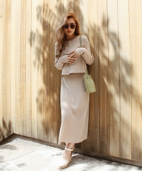 esutoreja（エストレジャ）の「デザインストライプニットカーディガン（カーディガン/ボレロ・レディース・ブラック/ベージュ/ブラウン・FREE）」の5枚目の写真