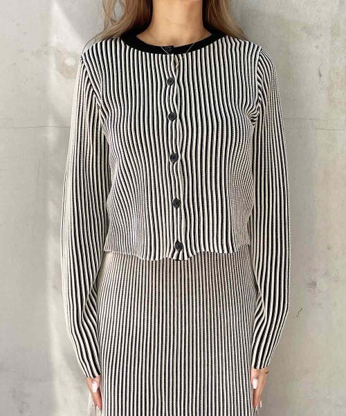 esutoreja（エストレジャ）の「デザインストライプニットカーディガン（カーディガン/ボレロ・レディース・ブラック/ベージュ/ブラウン・FREE）」の11枚目の写真