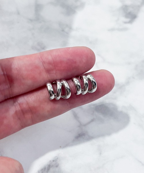 yu-ka（ユーカ）の「YU-KA : トリプルプランプピアス / TRIPLE PLUMP PIERCE（ピアス（両耳用）・レディース・シルバー/ゴールド・FREE）」の5枚目の写真