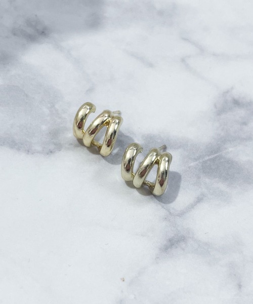 yu-ka（ユーカ）の「YU-KA : トリプルプランプピアス / TRIPLE PLUMP PIERCE（ピアス（両耳用）・レディース・シルバー/ゴールド・FREE）」の6枚目の写真