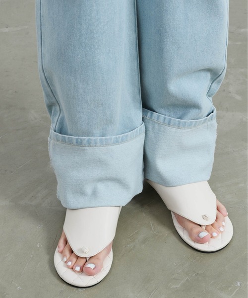 NEUNA(ヌナ)の「【ふかふかソールで歩きやすい!】キルティングクッショントングサンダル(サンダル・レディース・アイボリー/ブラック・SMALL/MEDIUM/LARGE)」の7枚目の写真