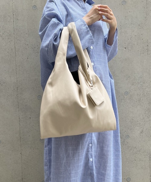 CLEA（クレア）の「コインケース付き フェイクレザーマルシェトート（トートバッグ・レディース・ブラック/アイボリー/モカ/シルバー・FREE）」の5枚目の写真