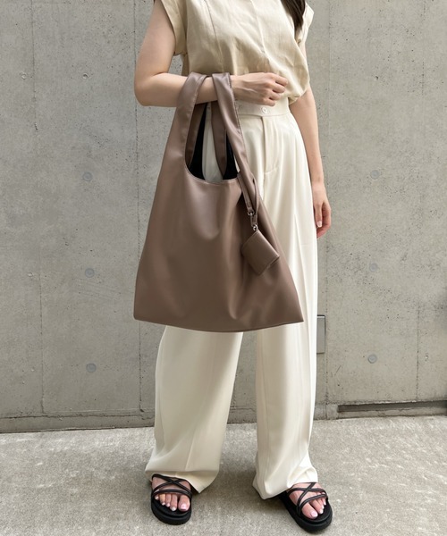 CLEA（クレア）の「コインケース付き フェイクレザーマルシェトート（トートバッグ・レディース・ブラック/アイボリー/モカ/シルバー・FREE）」の18枚目の写真