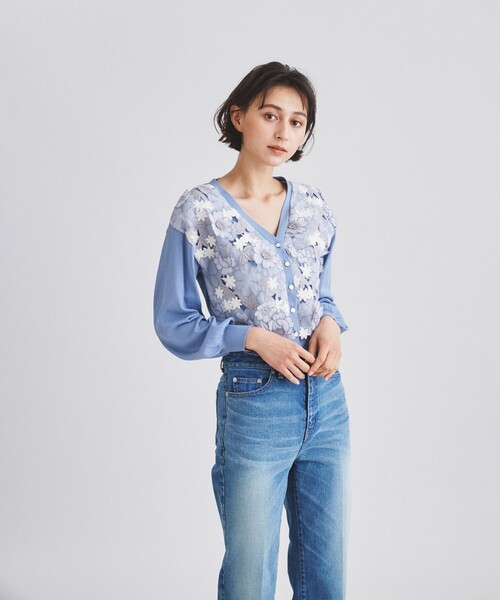 GRACE CONTINENTAL(グレースコンチネンタル)の「フラワー3Dニットカーディガン(カーディガン/ボレロ・レディース・ブラック/ブルー・36)」の15枚目の写真
