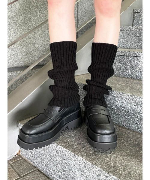 ENVYM（アンビー）の「チャンキーボリュームローファー（ブーツ・レディース・ブラック/ブラック系・22.5cm/23.5cm/24.5cm）」の2枚目の写真