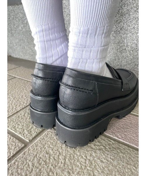 ENVYM（アンビー）の「チャンキーボリュームローファー（ブーツ・レディース・ブラック/ブラック系・22.5cm/23.5cm/24.5cm）」の17枚目の写真