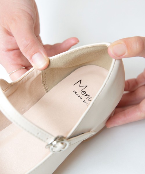 menue（メヌエ）の「スクエアトゥストラップパンプス（パンプス・レディース・アイボリー/ブラック/グレイッシュベージュ/ワインレッド・21.5cm/22.0cm/22.5cm/23.0cm/23.5cm/24.0cm/24.5cm/25.0cm/25.5cm/26.0cm）」の20枚目の写真