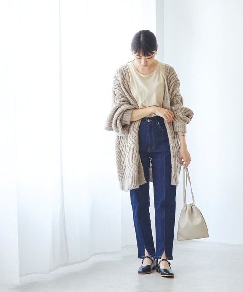 menue（メヌエ）の「スクエアトゥストラップパンプス（パンプス・レディース・アイボリー/ブラック/グレイッシュベージュ/ワインレッド・21.5cm/22.0cm/22.5cm/23.0cm/23.5cm/24.0cm/24.5cm/25.0cm/25.5cm/26.0cm）」の10枚目の写真