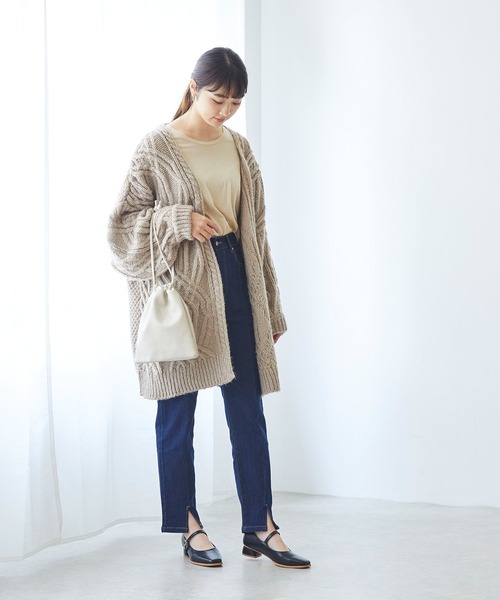 menue（メヌエ）の「スクエアトゥストラップパンプス（パンプス・レディース・アイボリー/ブラック/グレイッシュベージュ/ワインレッド・21.5cm/22.0cm/22.5cm/23.0cm/23.5cm/24.0cm/24.5cm/25.0cm/25.5cm/26.0cm）」の21枚目の写真