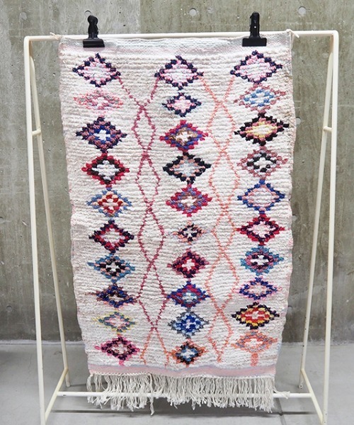 CONTROL FREAK / CTFK(コントロールフリーク)の「CONTROL FREAK(コントロールフリーク)BOUCHEROUITE(ラグ/マット・レディース・ホワイト/ブラック/レッド/オフホワイト/ピンク/イエロー/アイボリー/クリーム/マルチ/ストライプ/チェック・FREE)」の4枚目の写真