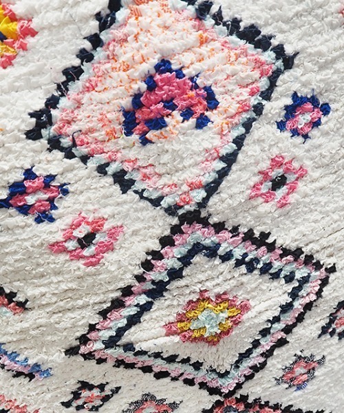 CONTROL FREAK / CTFK(コントロールフリーク)の「CONTROL FREAK(コントロールフリーク)BOUCHEROUITE(ラグ/マット・レディース・ホワイト/ブラック/レッド/オフホワイト/ピンク/イエロー/アイボリー/クリーム/マルチ/ストライプ/チェック・FREE)」の15枚目の写真