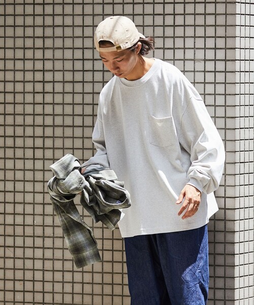 FREAK'S STORE（フリークスストア）の「WEB限定 ビッグシルエット マックスウェイト ロングスリーブ クルーネックTシャツ/ロンT/ヘビーウェイト（Tシャツ/カットソー・メンズ・ホワイト/ブラック/アッシュグレー/グレイッシュベージュ/ダークグリーン/ネイビー・SMALL/MEDIUM/LARGE）」の11枚目の写真