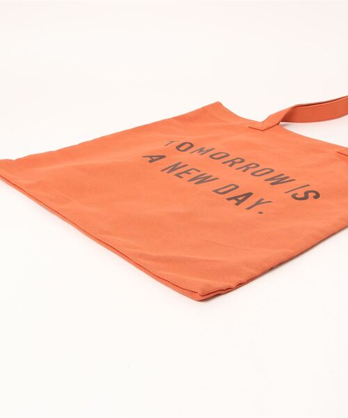 Samansa Mos2（サマンサ モスモス）の「キャンバスロゴトートバッグ（ハンドバッグ・レディース・ベージュ/オレンジ/チャコール・ﾌﾘ-）」の5枚目の写真