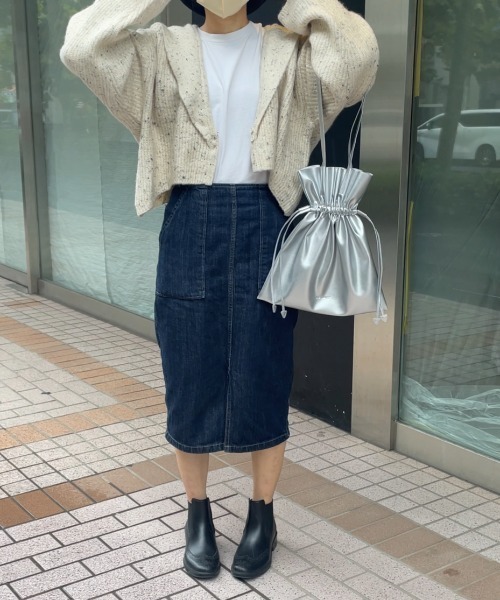 Actually（アクチュアリー）の「フェイクレザー 巾着2wayトート（トートバッグ・レディース・シルバー/アイボリー/マスタード/ブラック・フリー）」の5枚目の写真