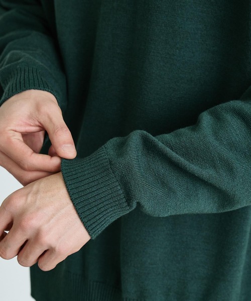 PUBLIC TOKYO(パブリックトウキョウ)の「〈ユニセックス / フリーサイズ〉ウールオーバータートルニット(ニット/セーター・メンズ・サックスブルー/グリーン/アイボリー/ブラック・FREE)」の7枚目の写真