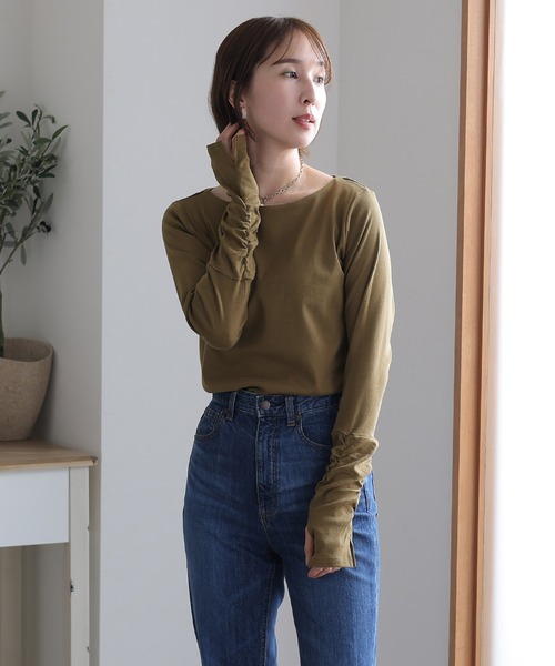 ElegChic(エレグシック)の「ボートネック指空きTシャツ 長袖(Tシャツ/カットソー・レディース・杢グレー/オフホワイト/チャコールグレー/カーキ/グレイッシュベージュ/ブラック/ネイビー/パープル系その他/ライトグレー・M/L/XL/3L/4L)」の7枚目の写真