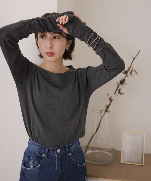 ElegChic(エレグシック)の「ボートネック指空きTシャツ 長袖(Tシャツ/カットソー・レディース・杢グレー/オフホワイト/チャコールグレー/カーキ/グレイッシュベージュ/ブラック/ネイビー/パープル系その他/ライトグレー・M/L/XL/3L/4L)」の1枚目の写真