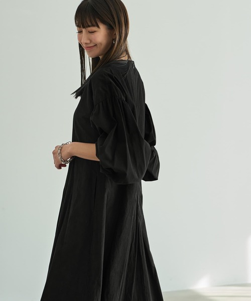 STYLE DELI（スタイルデリ）の「バルーンスリーブタックワンピース（ワンピース・レディース・ブラック/ピンク・01/02）」の12枚目の写真
