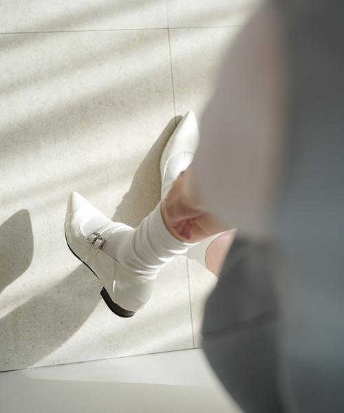 rectangle（レクタングル）の「ダブルストラップパンプス（パンプス・レディース・アイボリー/ブラック/ゴールド・SMALL/MEDIUM/LARGE）」の21枚目の写真