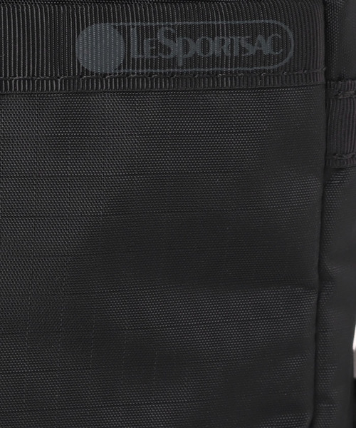 LeSportsac（レスポートサック）の「MINI PHONE CROSSBODY リサイクルドブラックJP（ショルダーバッグ・レディース・ブラック・FREE）」の4枚目の写真