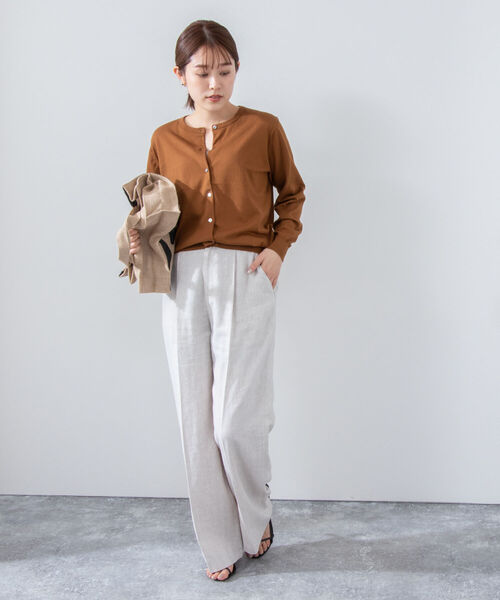 Rie Miller（リエミラー）の「《手洗い可能》GIZA COTTONベーシッククルーカーディガン（カーディガン/ボレロ・レディース・レッド/ブラウン/グリーン/チャコールグレー・38/36）」の5枚目の写真