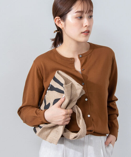 Rie Miller（リエミラー）の「《手洗い可能》GIZA COTTONベーシッククルーカーディガン（カーディガン/ボレロ・レディース・レッド/ブラウン/グリーン/チャコールグレー・38/36）」の7枚目の写真