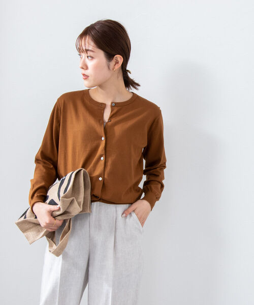 Rie Miller（リエミラー）の「《手洗い可能》GIZA COTTONベーシッククルーカーディガン（カーディガン/ボレロ・レディース・レッド/ブラウン/グリーン/チャコールグレー・38/36）」の9枚目の写真