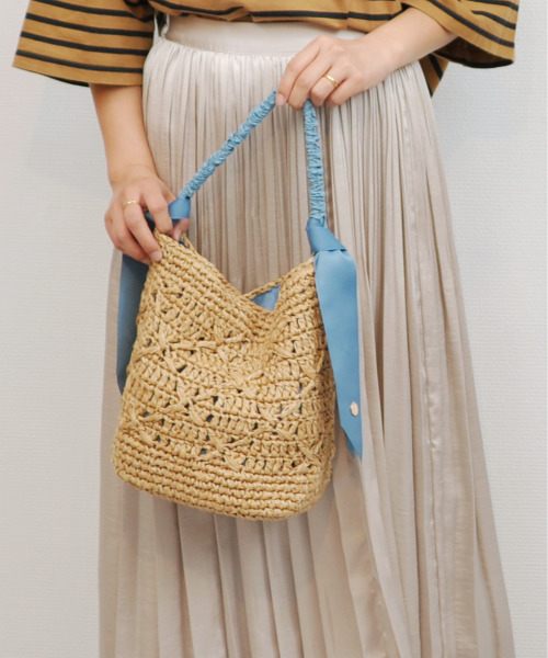 cache cache（カシュ カシュ）の「カシュカシュ cachecache / 下がりグログラン柄編みワンハンドルクロッシェトート（かごバッグ・レディース・オレンジ/サックスブルー/ブラック/ブラウン/カーキ/ライトグレー・FREE）」の5枚目の写真